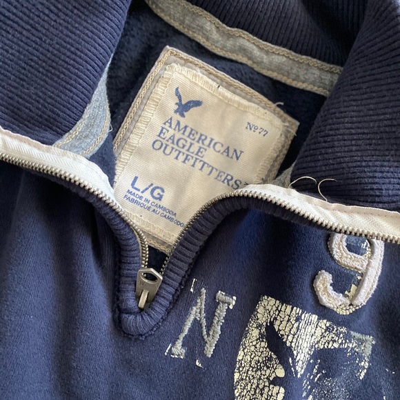 AE quarter zip - Picture 2 of 3